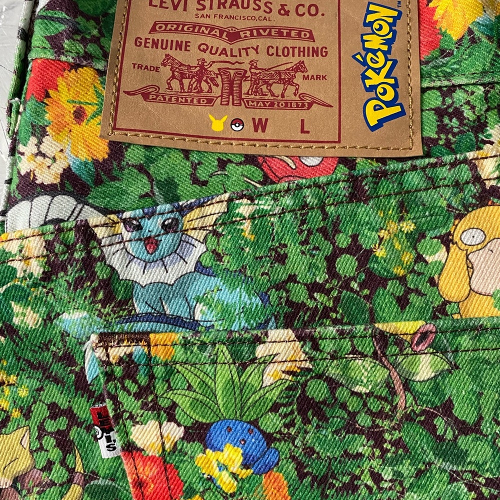 🔥POKéMON LEVI STRAUSS JEANS🔥 - Picture 8 of 15